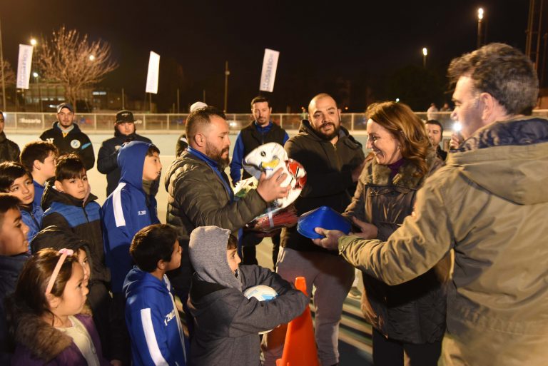 35 clubes de Rosario recibieron importantes aportes deportivos