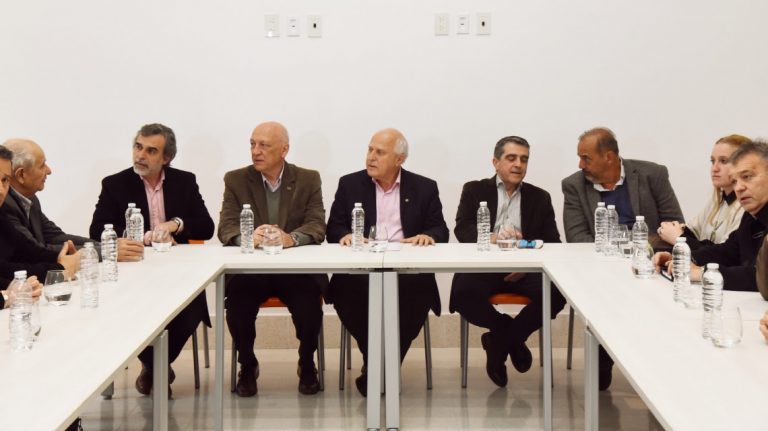 Amplio respaldo de Lifschitz y legisladores a los jueces