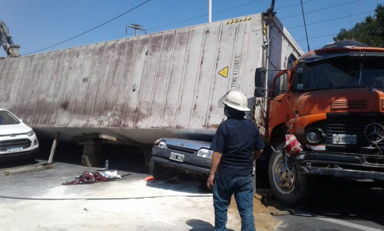 Rescataron con vida a las dos mujeres atrapadas en Circunvalación