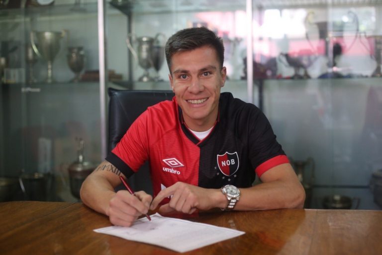 Insaulralde fue presentado oficialmente