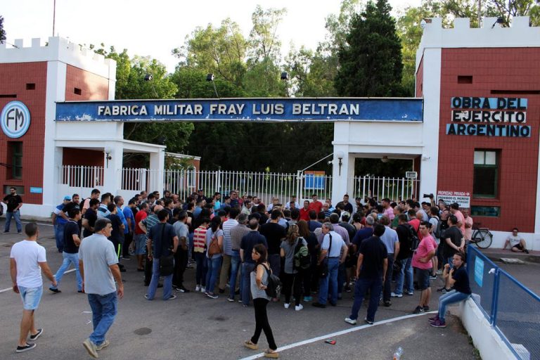 Crece la incertidumbre en fábrica militar de Fray Luis Beltrán