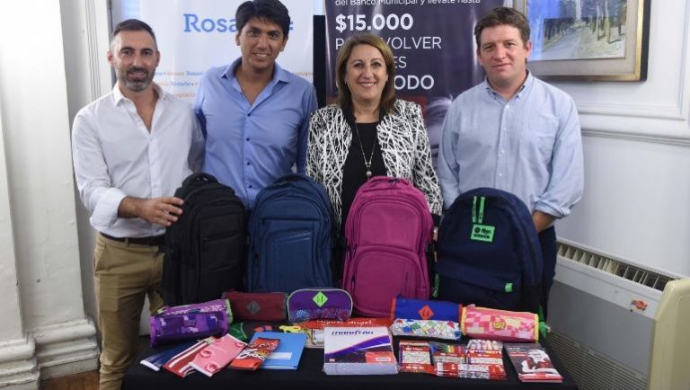 Mónica Fein presentó una nueva canastas escolar