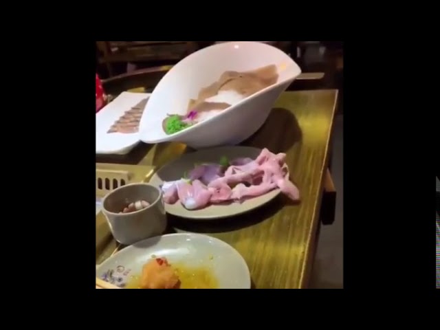 El extraño video del “pollo zombie” que escapó de un plato