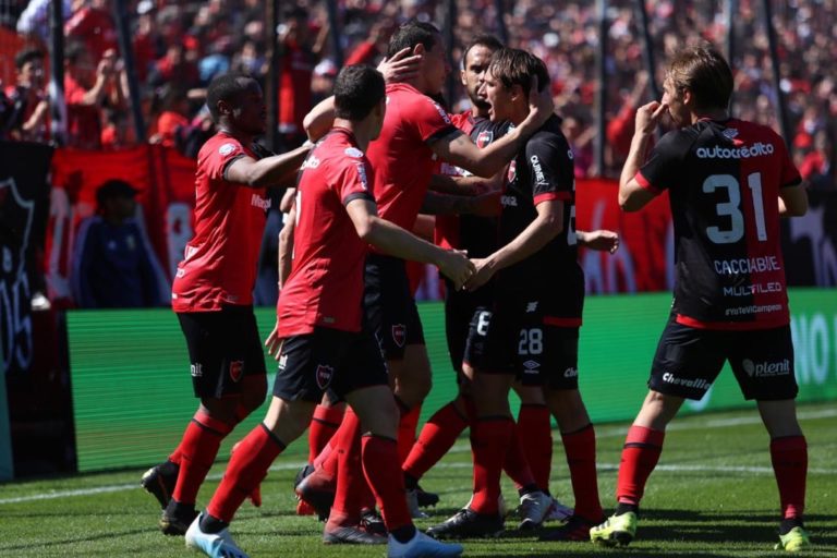 Newell’s goleó a Huracán