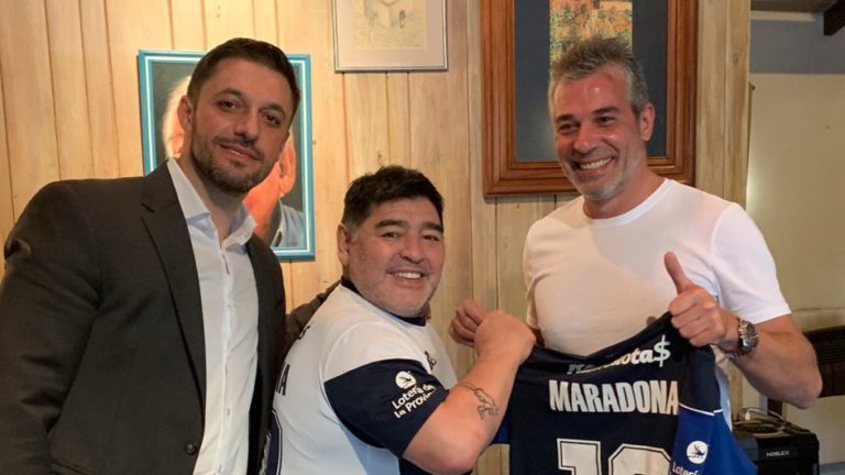 Maradona es el nuevo técnico de Gimnasia