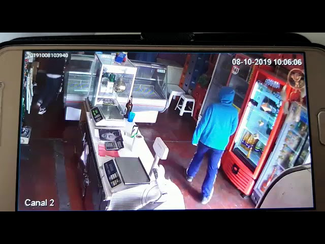 Le robaron, cuando se iban le dispararon dos veces y se salvó