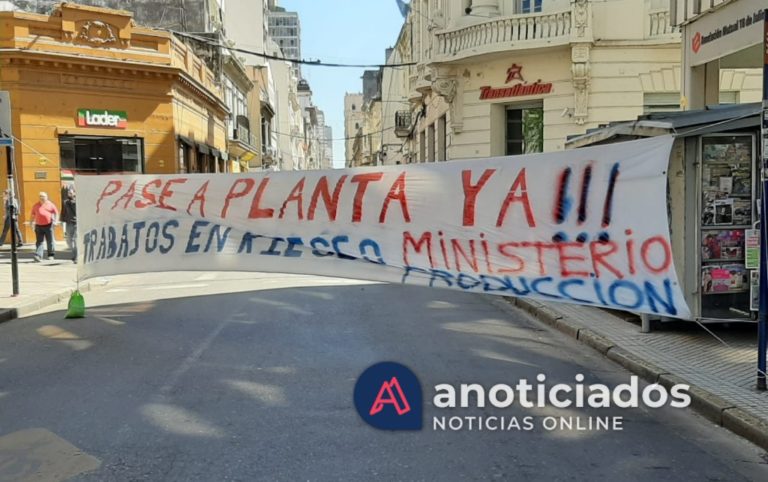 Feria y movilización, pidiendo el pase a planta permanente