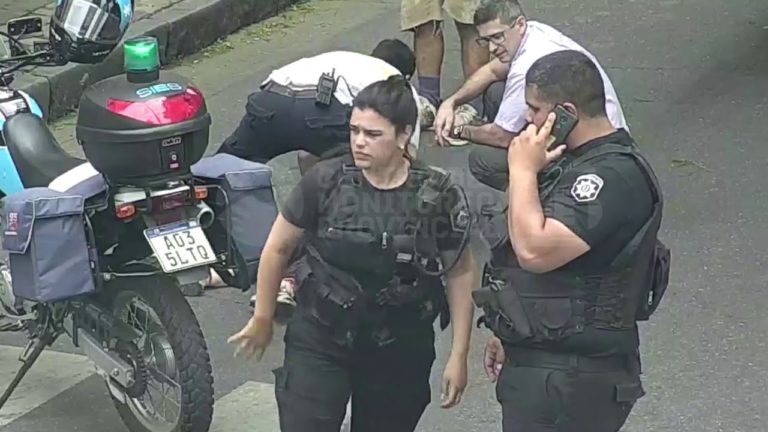 Mujer atropellada por una camioneta en Mitre y Tucumán
