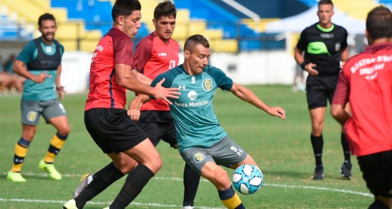 Central goleó a Boston River por 3 a 0 en Arroyo Seco