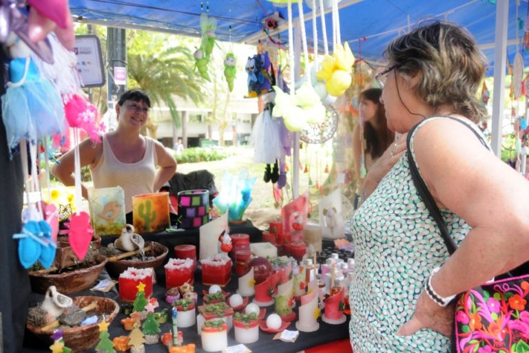 Feria especial de reyes en la Plaza Sarmiento