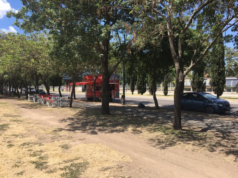 El concejal Cardozo pide que los food trucks puedan trabajar en el parque de las colectividades