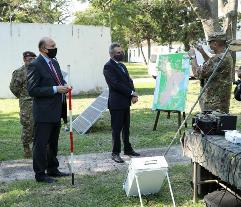 Rossi supervisó tareas de las Fuerzas Armadas en Santa Fe y Paraná