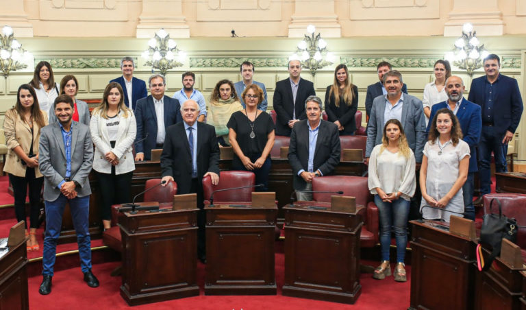 Diputados frentistas impulsan un nuevo régimen de compre local