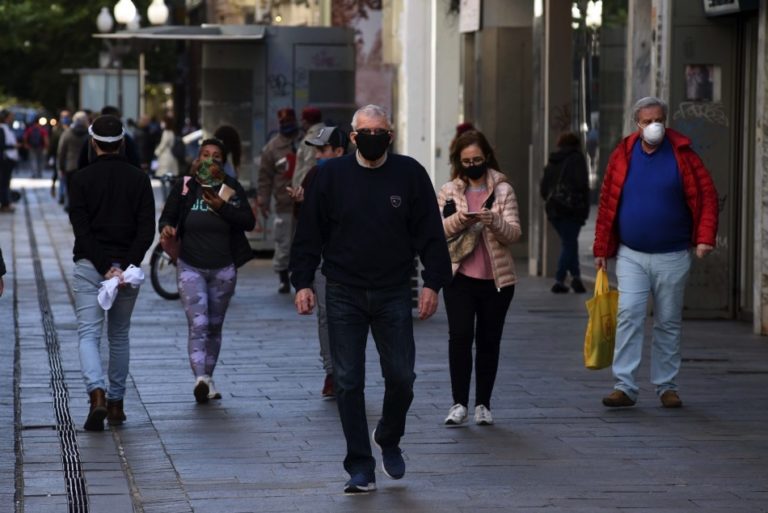 La Municipalidad de Rosario estableció uso obligatorio de cubreboca en vía pública