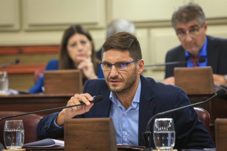 Pullaro:“Intentan aumentar el precio del petroleo afectando a la producción”