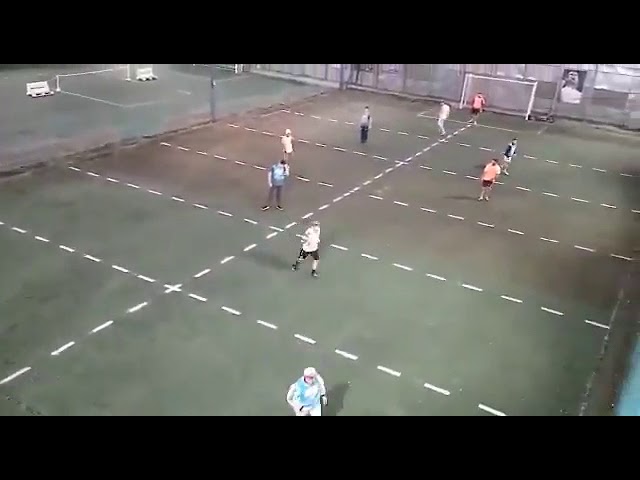 Fútbol en tiempos de pandemia : Metegol humano