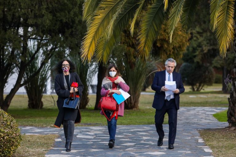 Alberto Fernandez anunció millonaria  inversión para instalar una planta de insumos para la construcción en Santa Fe