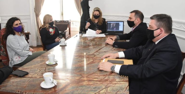 Acuerdo entre la Oficina de Defensa del Consumidor y la Secretaría de Comercio Interior