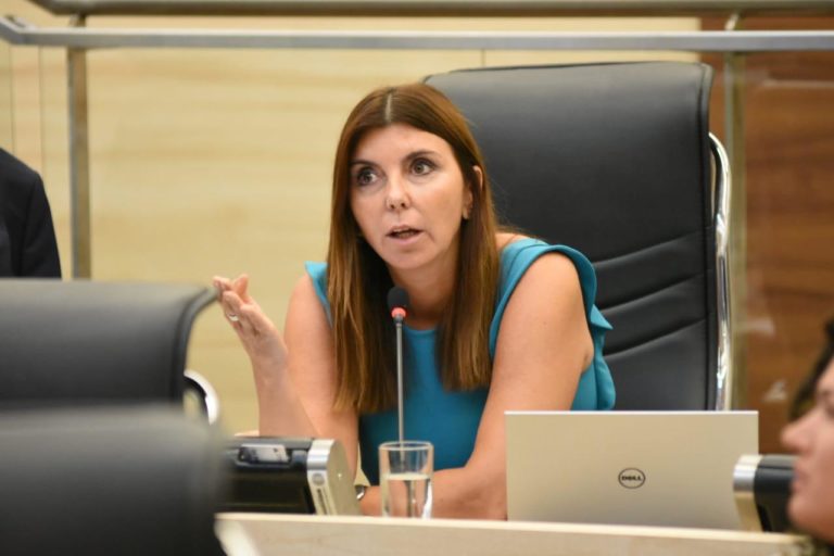 Figueroa Casas contra el bloqueo del Sindicato de Camioneros frente a dos empresas de la ciudad