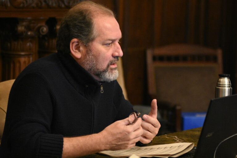 Piden que se elimine la alícuota del 35% para servicios digitales  para emprendedores