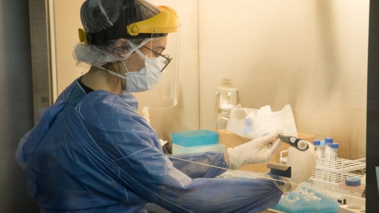 El laboratorio público de la provincia incorpora nuevas especialidades medicinales