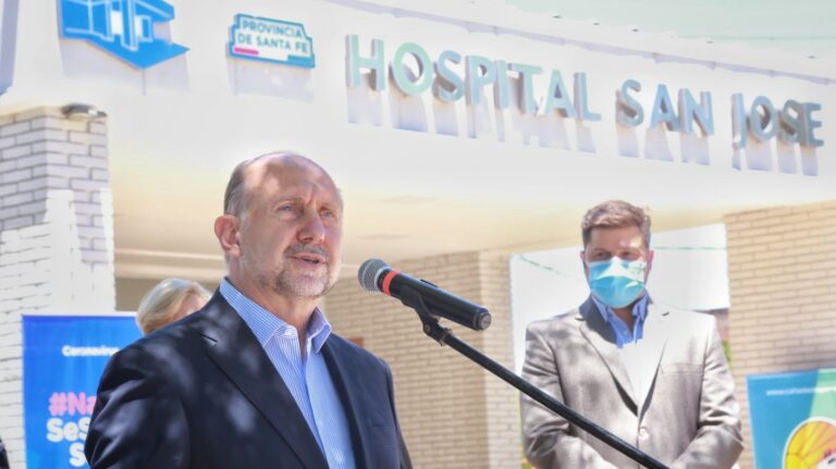 Perotti entregó una ambulancia en Cañada de Gómez y fondos de obras menores a localidades de la región