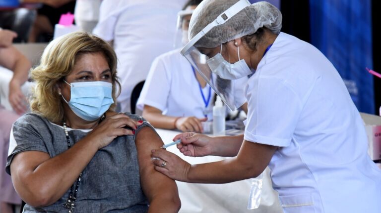 Martorano: “La vacunación es un acto solidario, no implica sólo protegerse a uno sino también a los que están cerca”