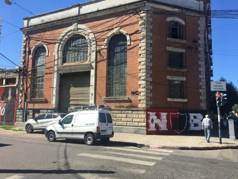 Proponen registro público de vehículos oficiales y denuncia ciudadana de infracciones