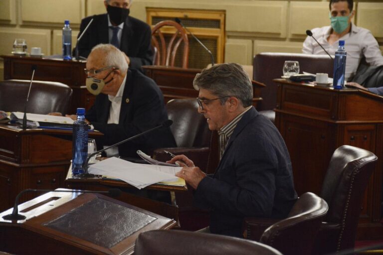 El Senado hizo un minuto de silencio por las víctimas de inseguridad y Traferri criticó en duros términos a Sain