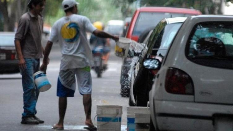 Cardozo: “ Ratificamos nuestra posición de prohibir la actividad de los cuidacoches”