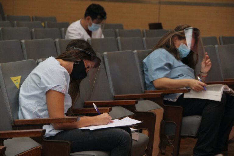 La UNR volvió a la presencialidad con un examen en Odontología