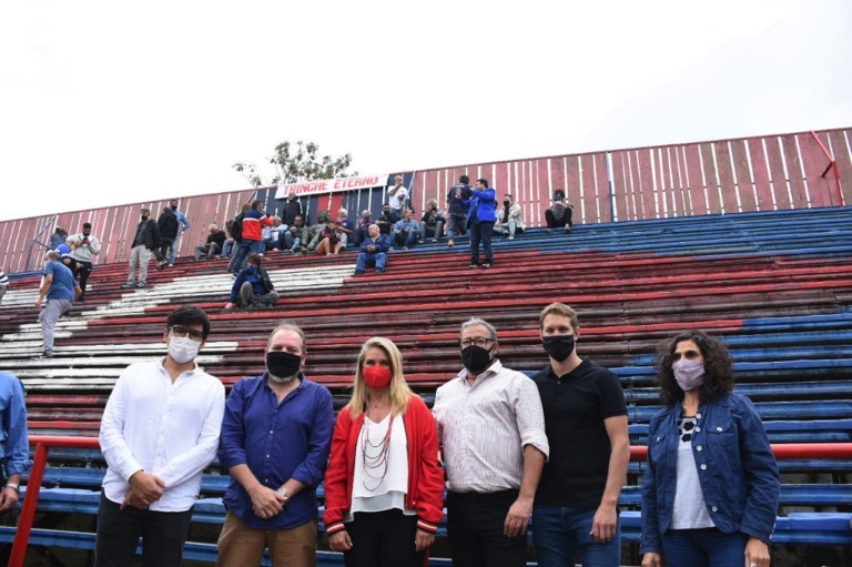 Inauguraron la estatua en homenaje al “Trinche” Carlovich