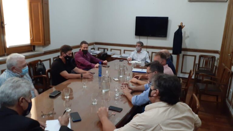 Traferri se reunió  con representantes de la cámara que nuclea a empresas de transporte público
