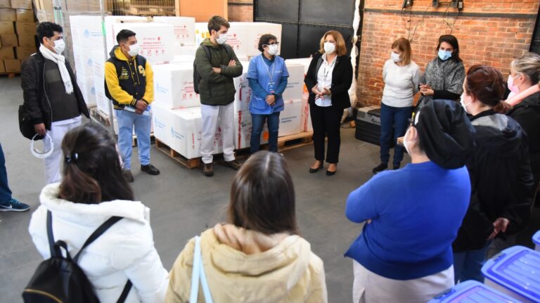 Vacunación: comienzan a aplicar la segunda dosis en los geriátricos de Santa Fe