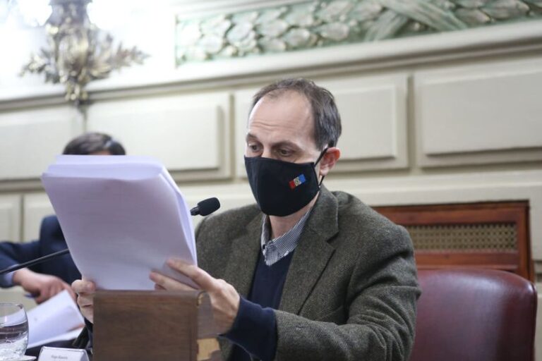 Media sanción a proyecto para que se regule el pase a planta de personal en municipios y comunas