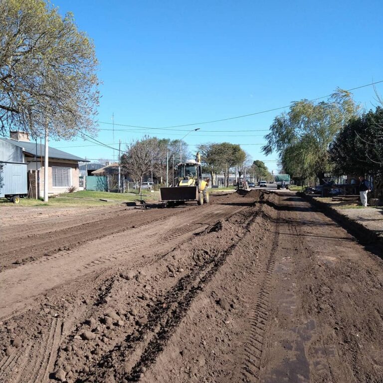 Continúa la pavimentación de las calles en San Jerónimo Sud