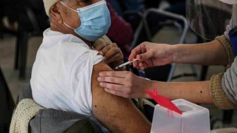 Covid-19: La provincia comenzará con la estrategia de combinación de vacunas