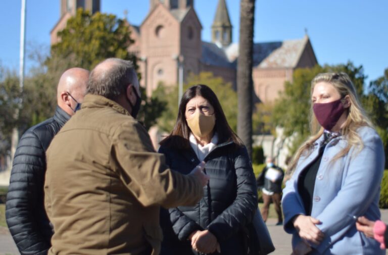 Clara García: ‘‘Perotti se abrazó a Cristina y le soltó la mano a Santa Fe’’