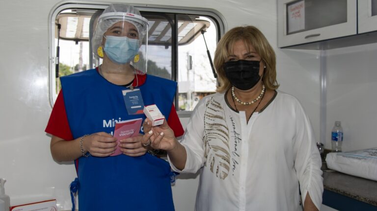 La provincia comenzó la vacunación con Cansino en Rosario