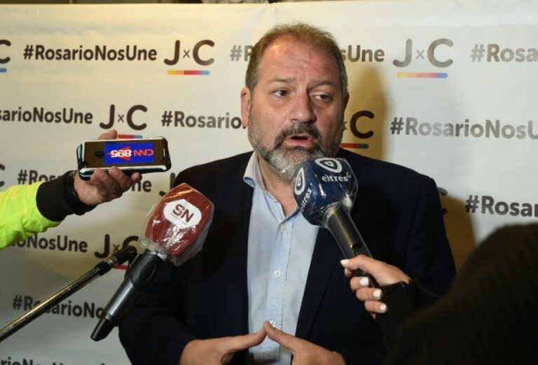 Charly Cardozo: “Mientras en Rosario llueve plomo, Javkin gasta 8 millones para disfrazar a la GUM de azul”