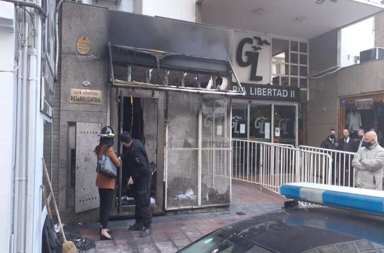 Prendieron fuego la sede de Central en Mitre al 800