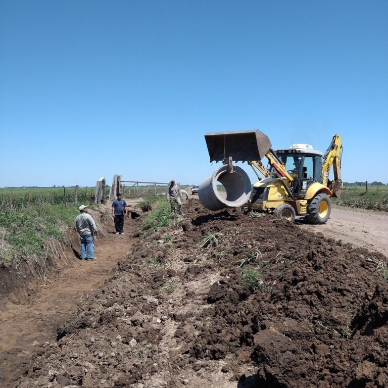 Avanzan las obras en los caminos rurales de San Jeronimo Sud