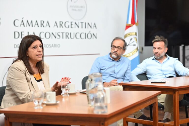 Clara García: “Vamos pelear para que nación pague la deuda con Santa Fe, que representa 40 mil viviendas y miles de empleos”