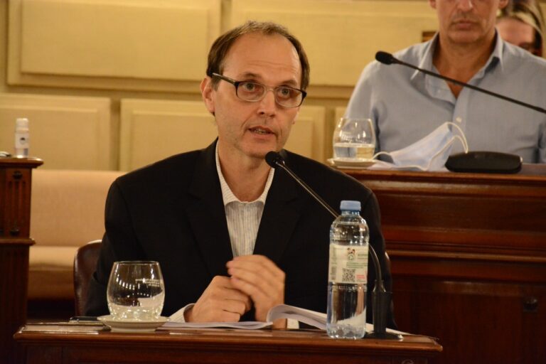 Es ley la suspensión por un año de la instalación de ferias multipuntos en todo Santa Fe