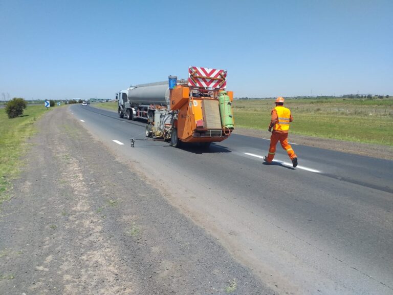 Salir con tiempo: demarcan la autopista y habrá un sólo carril habilitado