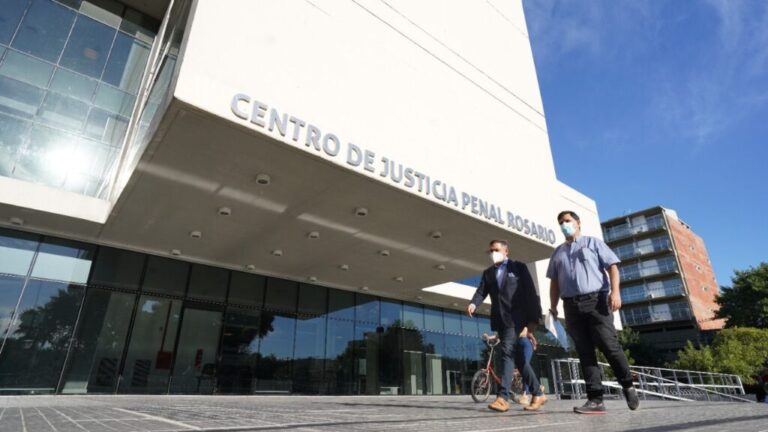 El nuevo intendente de Roldán  denunció en Fiscalía la aparición de un micrófono en su despacho