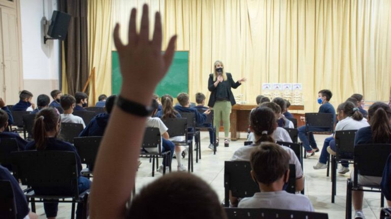 Con un programa para alumnos, el Concejo hizo escuela