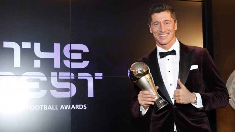 Robert Lewandowski ganó The Best 2021