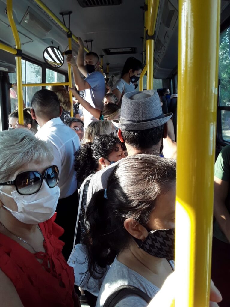 Piden extremar medidas sanitarias en el transporte de pasajeros