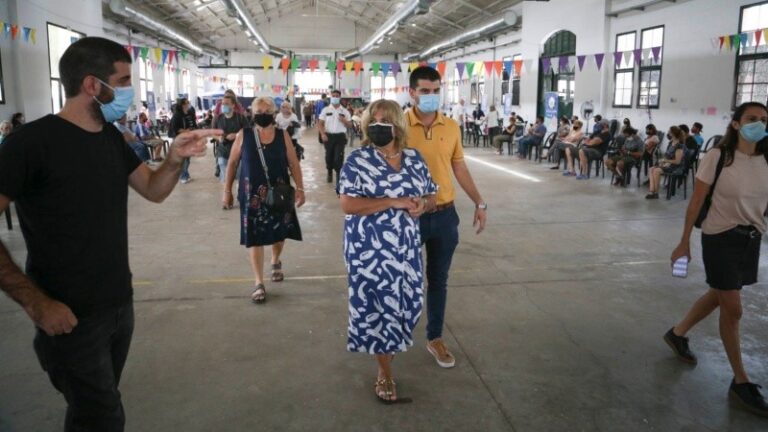 Desde el miércoles, el vacunatorio principal estará en el shopping Portal